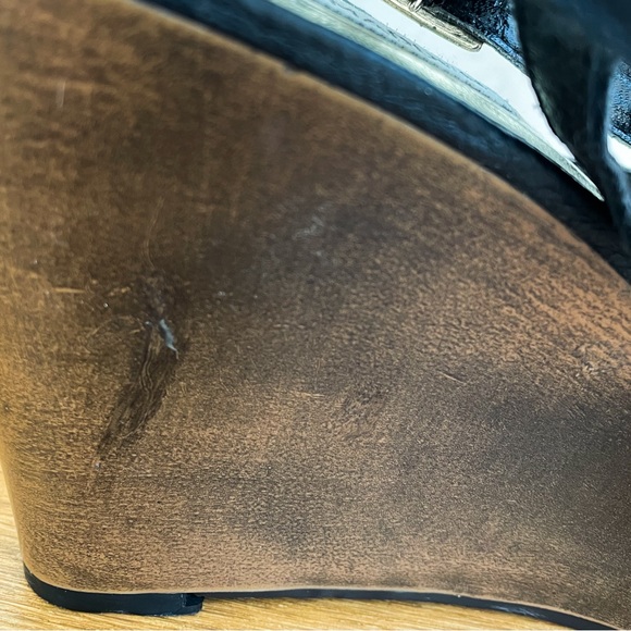 Steve Madden Black/ Brown Gold Studded Caged Wedge Sandals - Picture 6 of 8